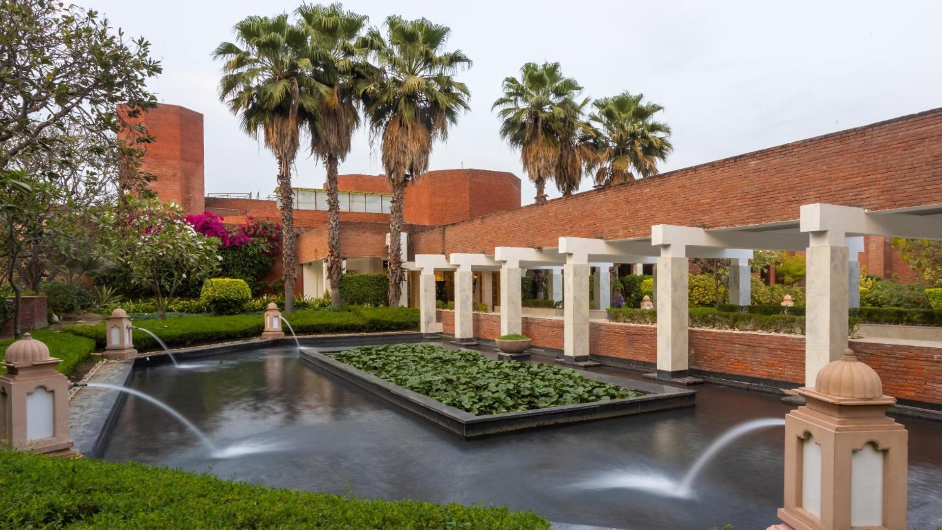 Itc Mughal, A Luxury Collection Resort & Spa, Agra Esterno foto Fountain at the Taj Mahal Palace, Mumbai