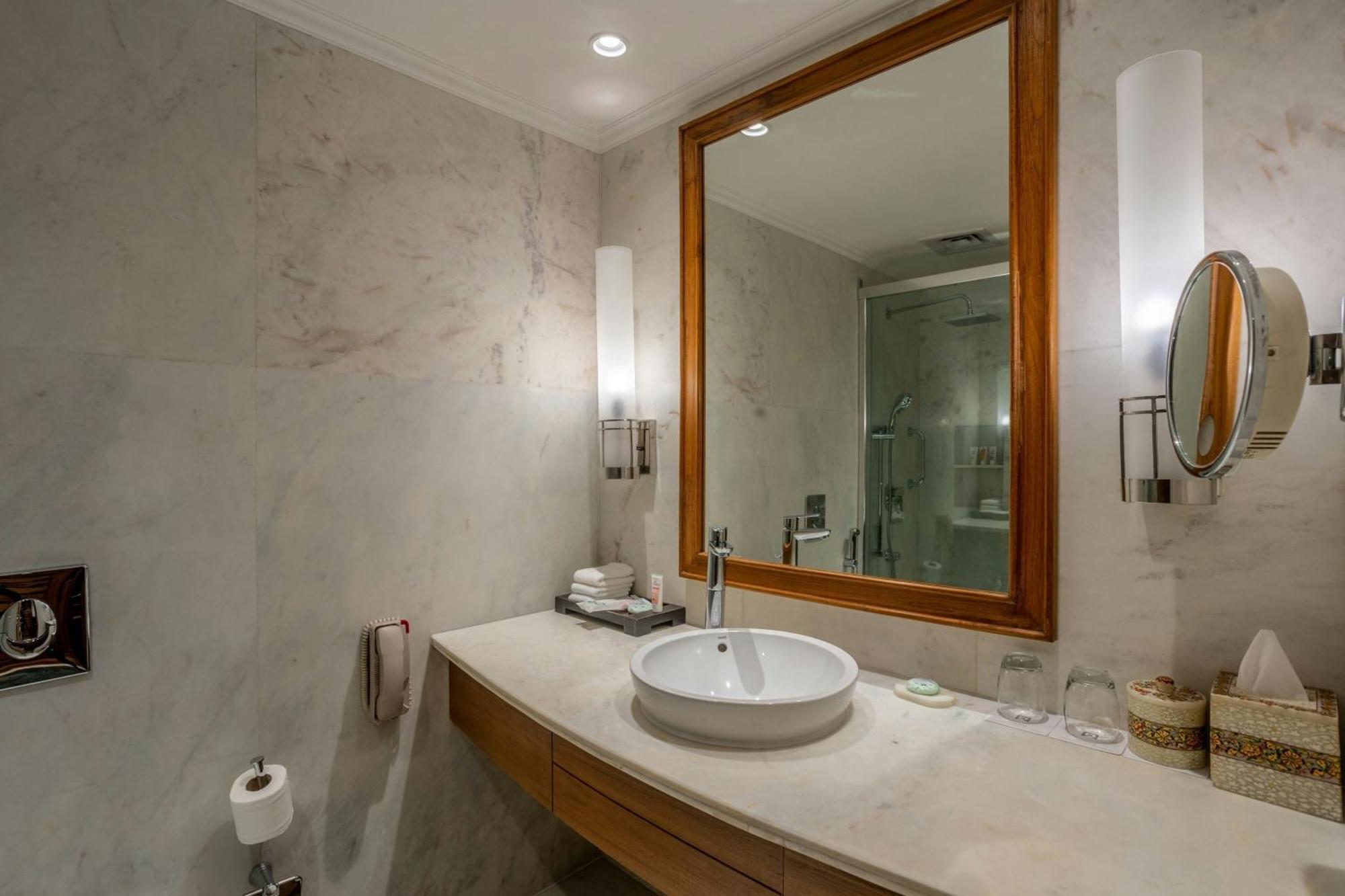 Itc Mughal, A Luxury Collection Resort & Spa, Agra Esterno foto Bathroom