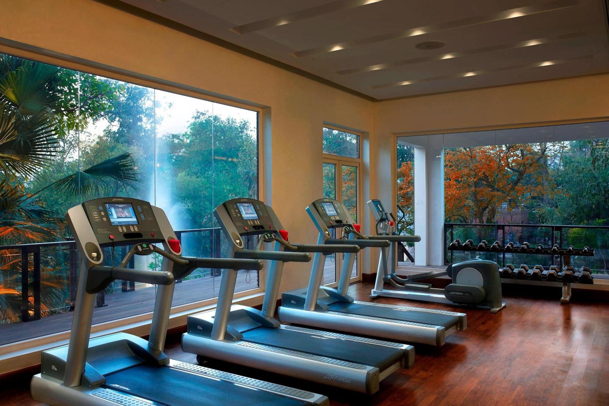 Itc Mughal, A Luxury Collection Resort & Spa, Agra Esterno foto The gym at the Taj Bengal