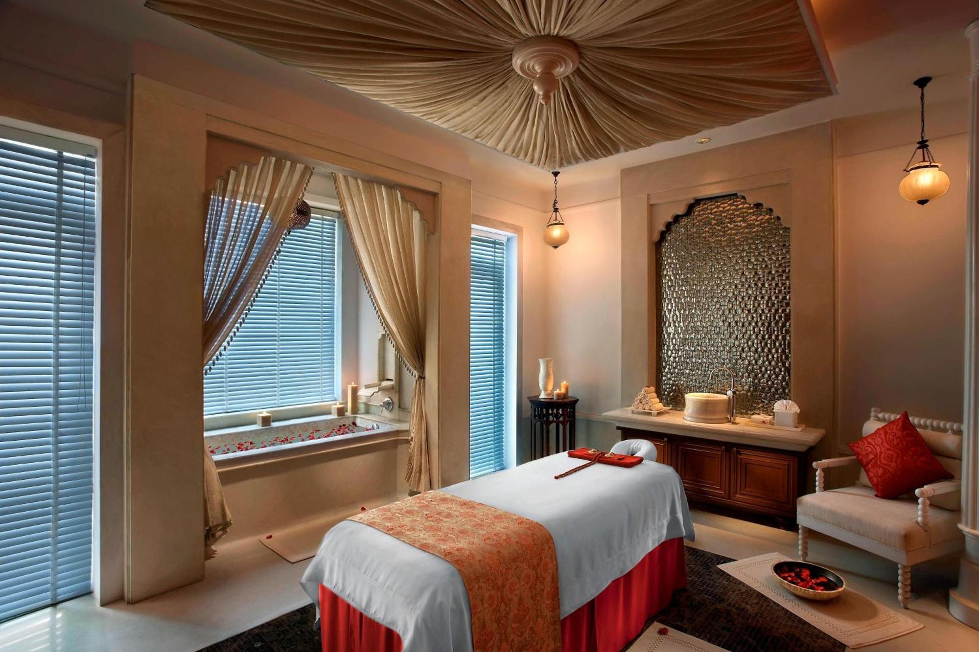 Itc Mughal, A Luxury Collection Resort & Spa, Agra Esterno foto A treatment room at the spa