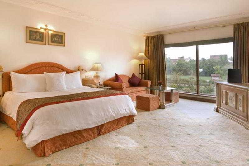 Itc Mughal, A Luxury Collection Resort & Spa, Agra Esterno foto A room at the Taj Bengal