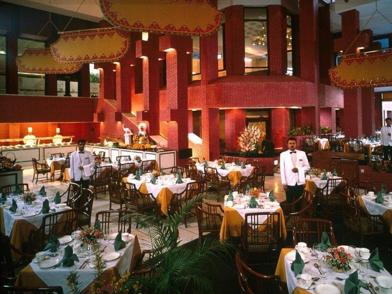 Itc Mughal, A Luxury Collection Resort & Spa, Agra Esterno foto The interior of the restaurant