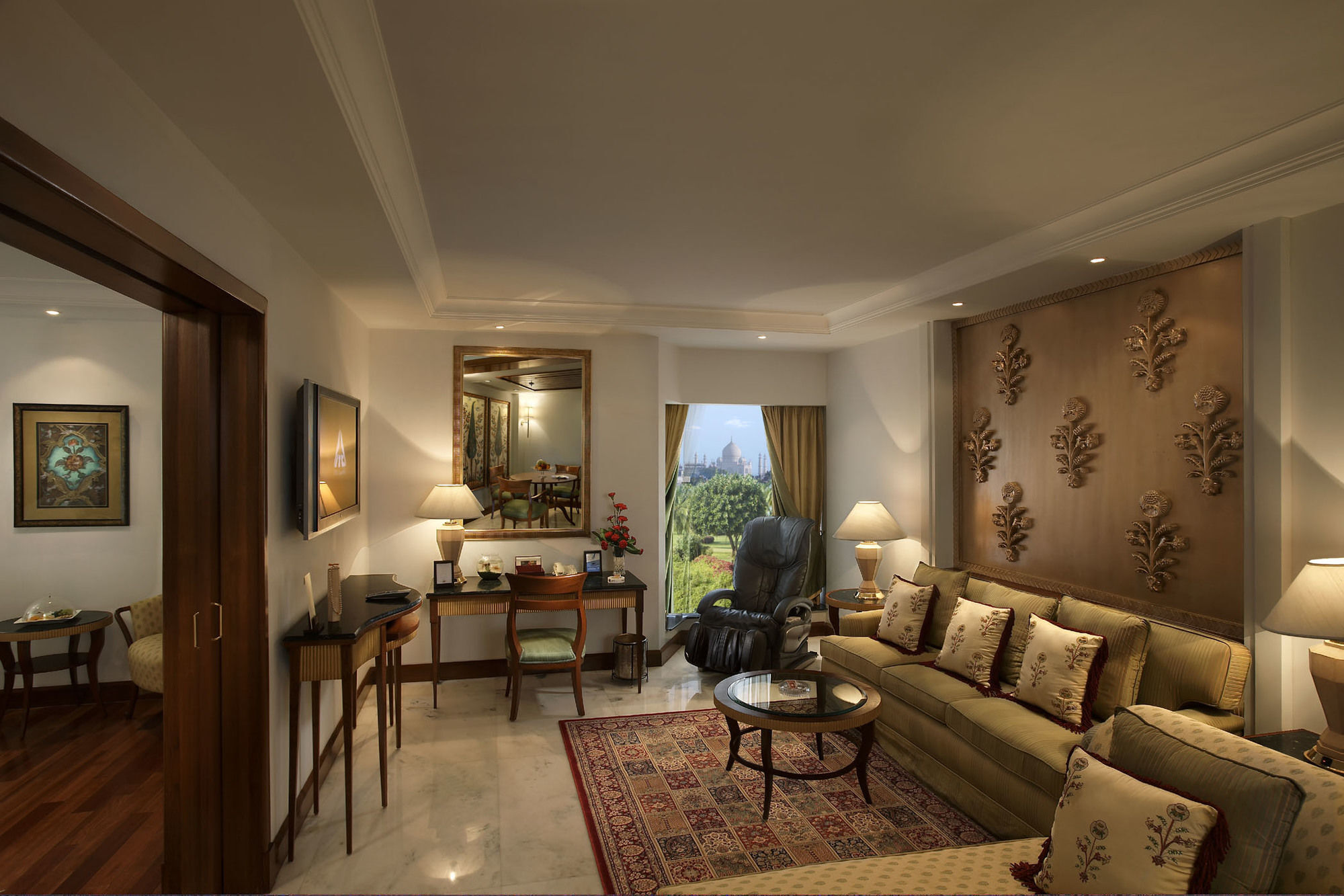 Itc Mughal, A Luxury Collection Resort & Spa, Agra Esterno foto A living room at the Taj Mahal Palace, Mumbai