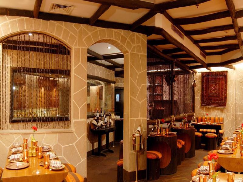 Itc Mughal, A Luxury Collection Resort & Spa, Agra Esterno foto The interior of a restaurant in Dubai